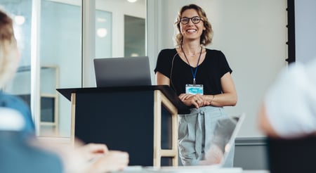7 tips til å holde nervene i sjakk under presentasjoner