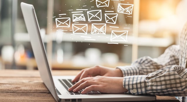 Hvordan nå frem med budskapet ditt i en e-postinvitasjon?