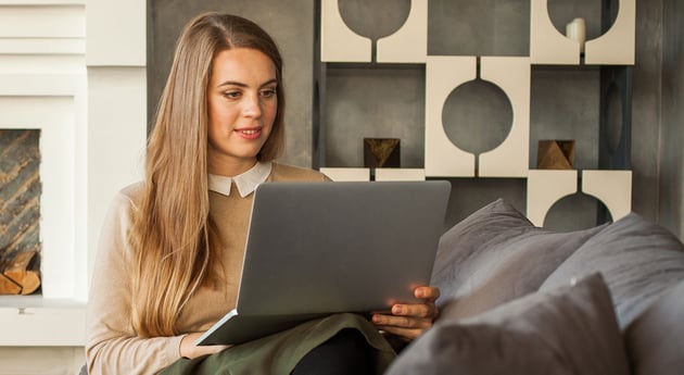 womanlaptop